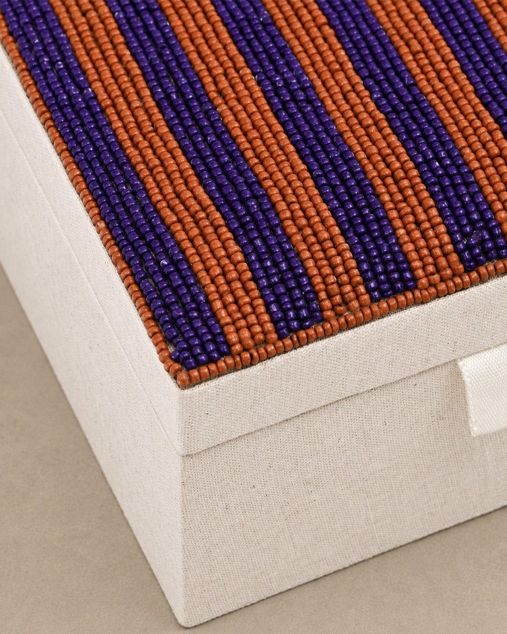 Boîte à bijoux et souvenirs perlée multicolore - | Maison Baan