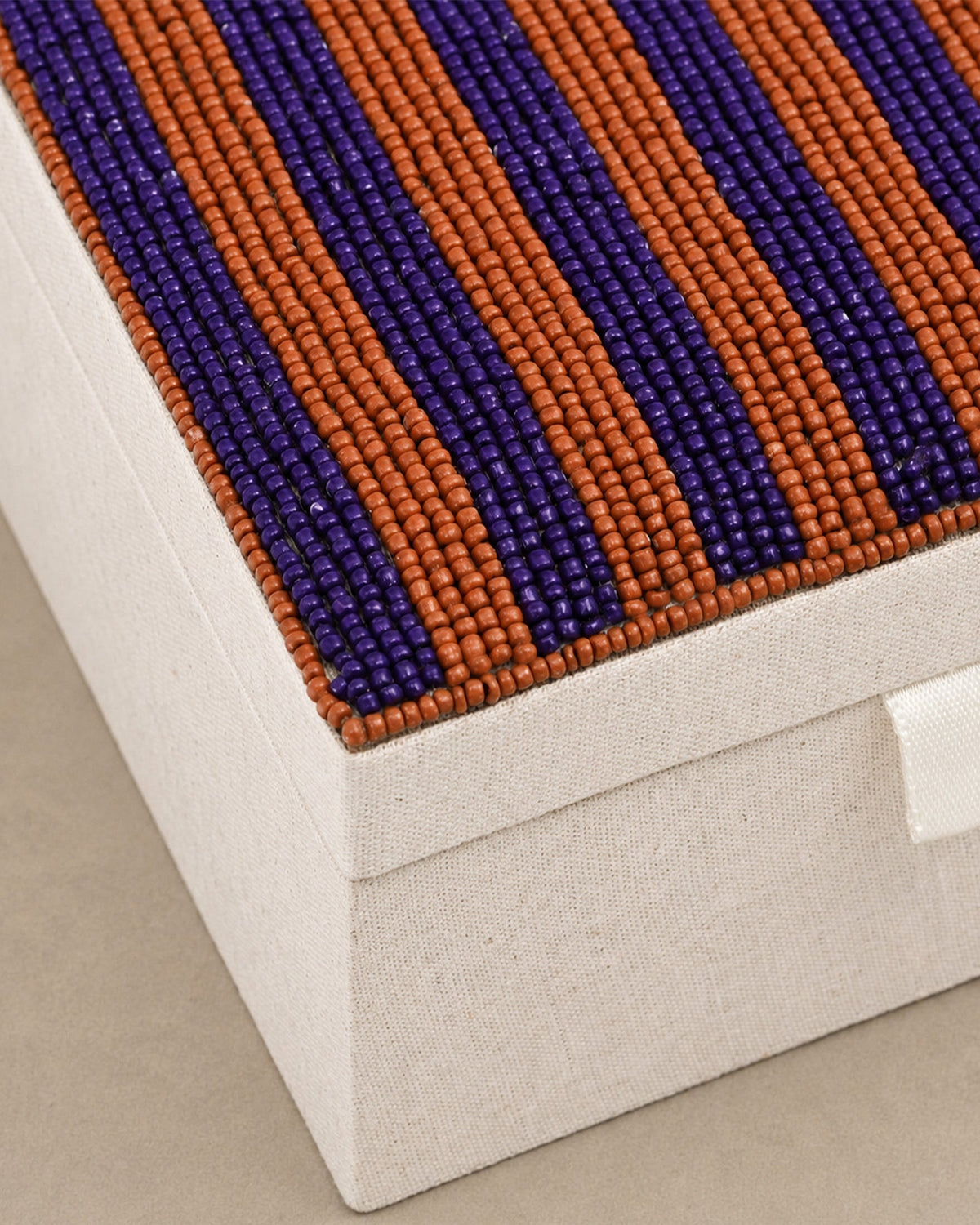 Boîte à bijoux et souvenirs perlée multicolore - | Maison Baan
