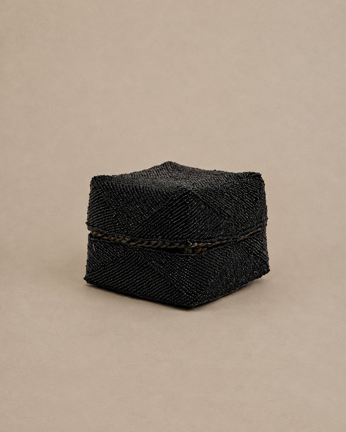 Boite Noire en Perle - | Maison Baan