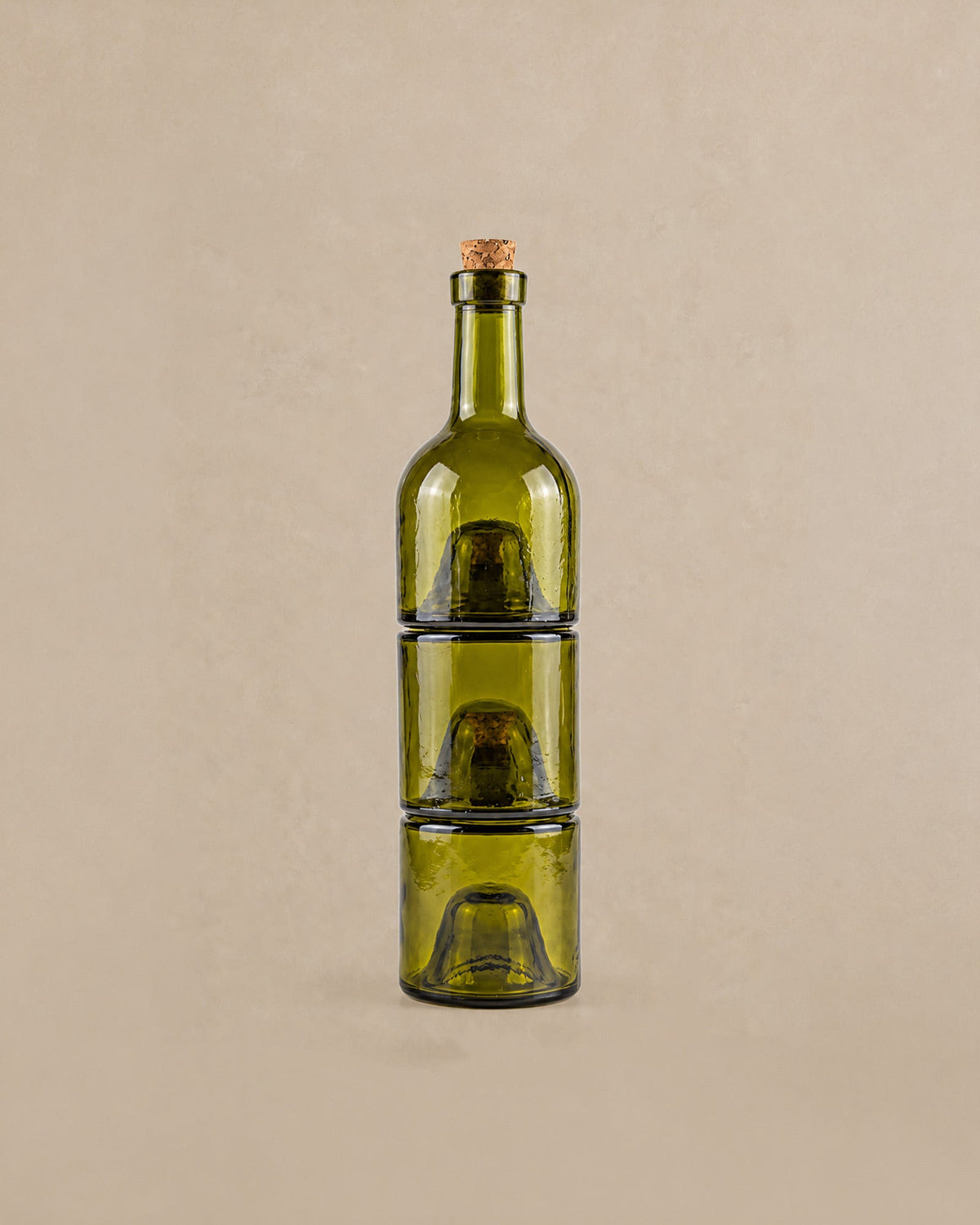 Bouteille à huile empilable en verre recyclé – Naturel ou Vert olive - | Maison Baan