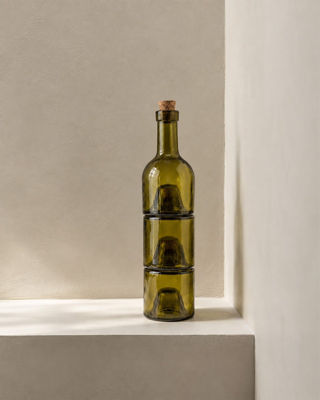 Bouteille à huile empilable en verre recyclé – Naturel ou Vert olive - | Maison Baan