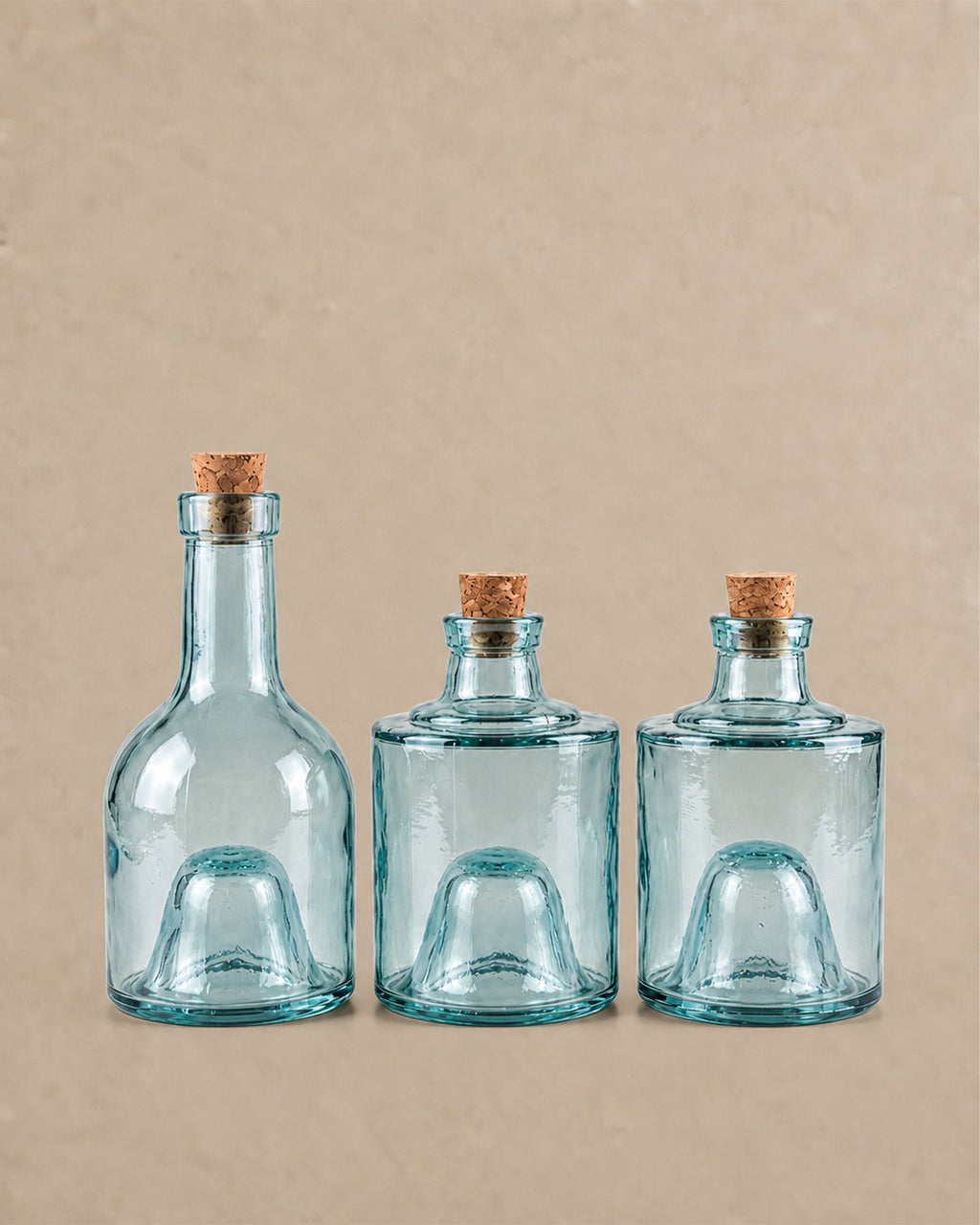 Bouteille à huile empilable en verre recyclé – Naturel ou Vert olive - | Maison Baan