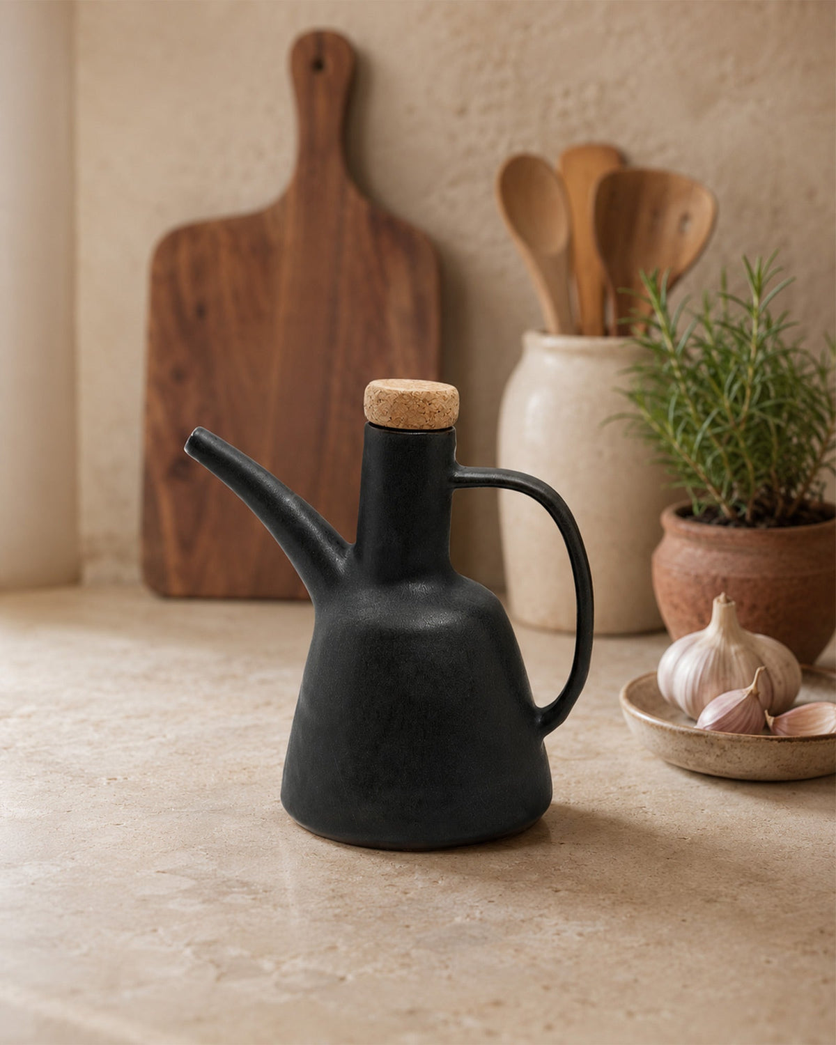 Bouteille Huile d'Olive Noire en grès fait main - | Maison Baan
