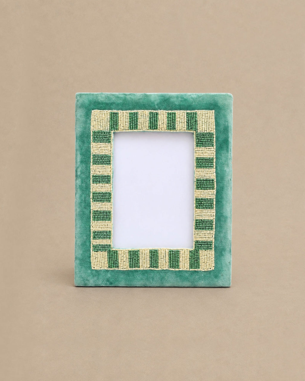 Cadre photo en velours et perles - 13 x 18 cm - | Maison Baan