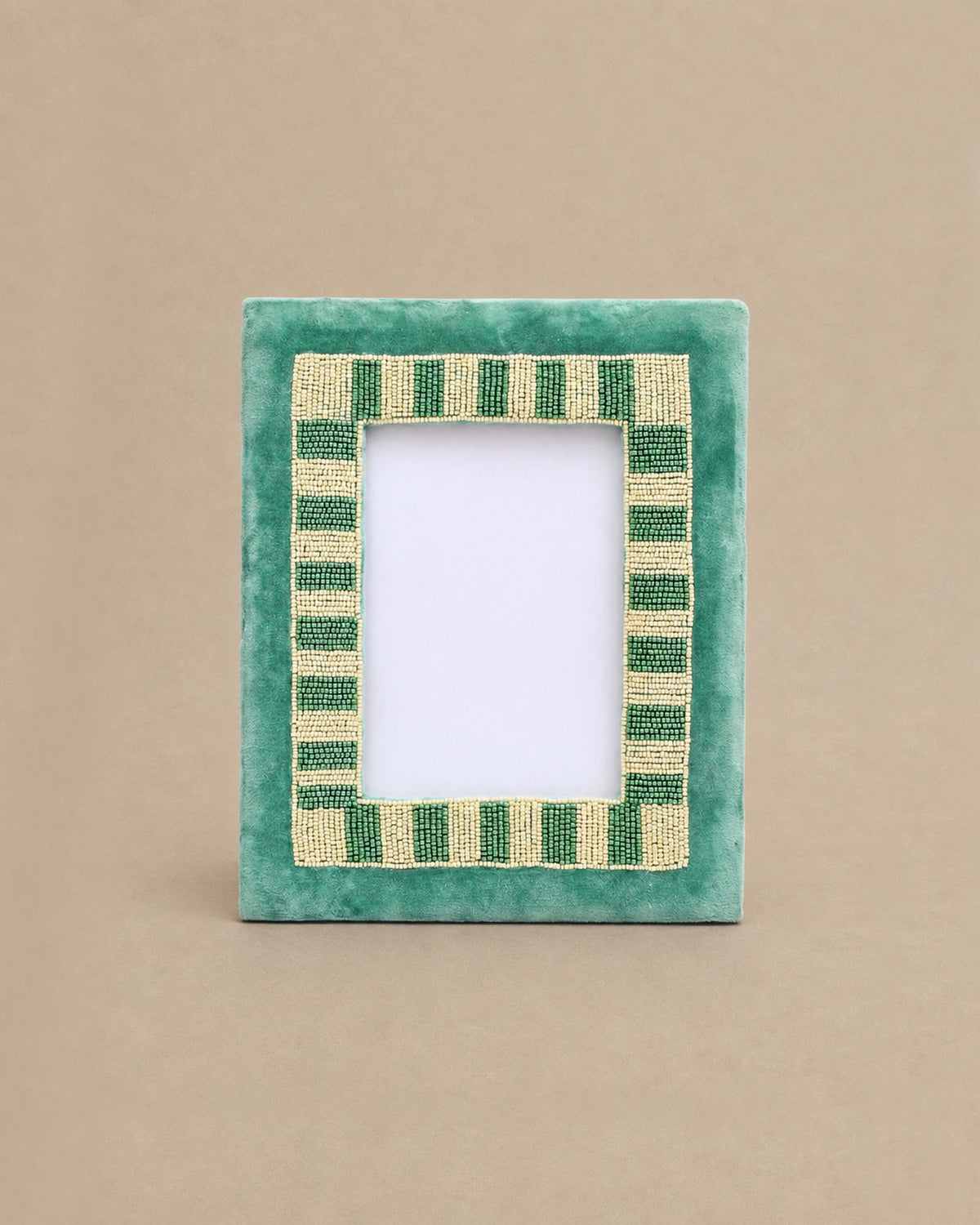 Cadre photo en velours et perles - 13 x 18 cm - | Maison Baan