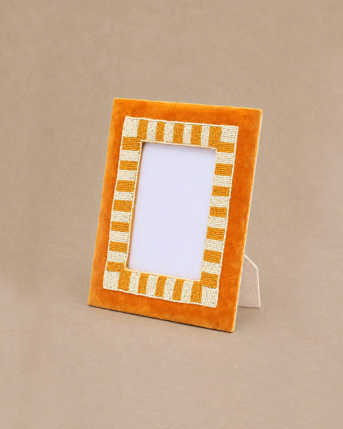 Cadre photo en velours et perles - 13 x 18 cm - | Maison Baan
