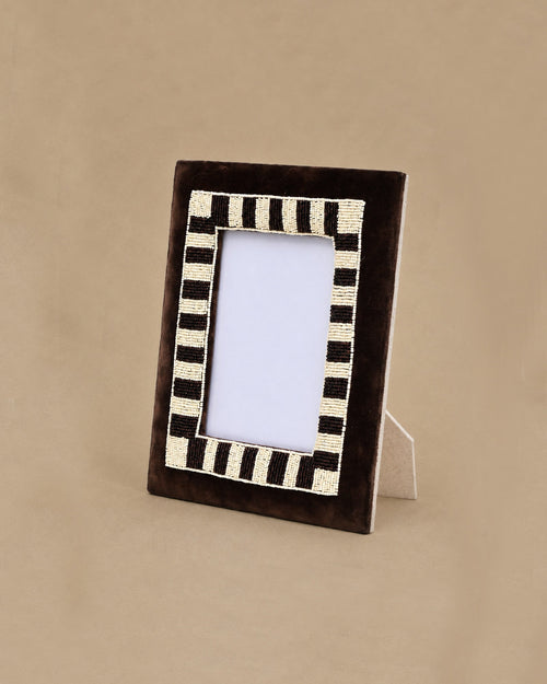 Cadre photo en velours et perles - 13 x 18 cm - | Maison Baan