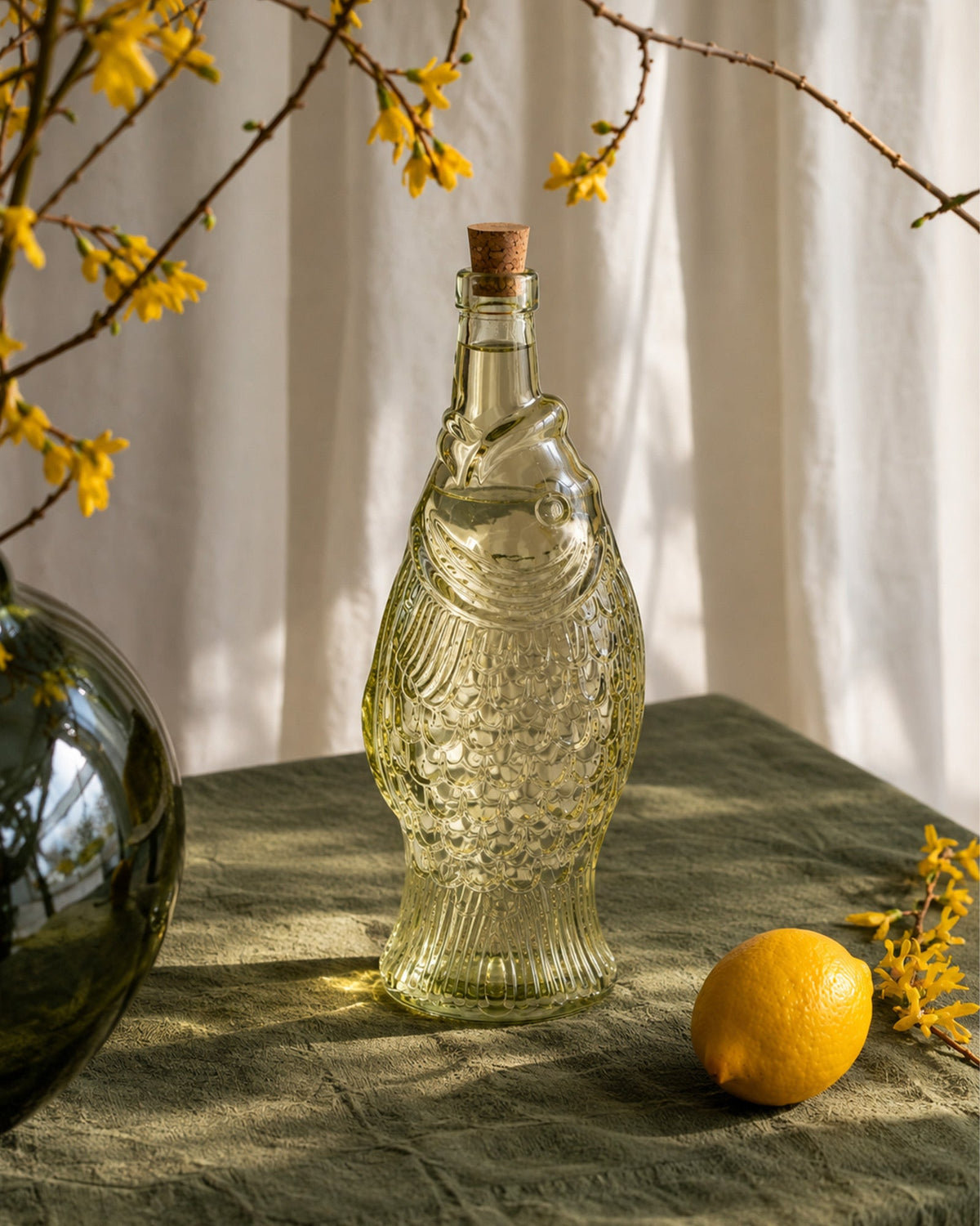 Carafe en verre recyclé forme poisson – Topaze clair - | Maison Baan