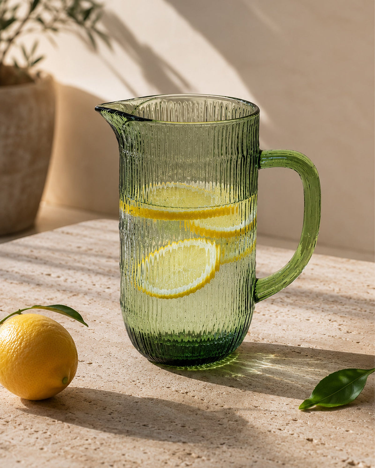 Carafe Verte Verre Recyclé Ondulé - | Maison Baan