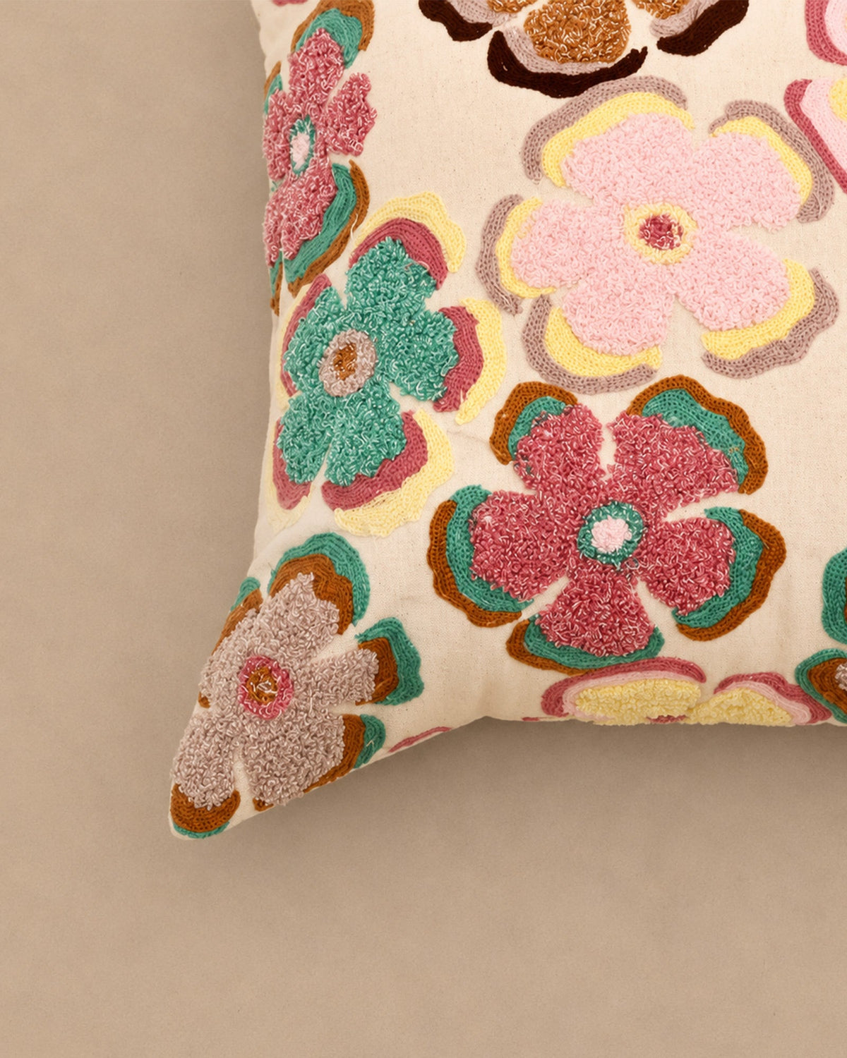 Coussin Carré Coton Brodé Floral Rétro Multicolore 45x45 cm - | Maison Baan