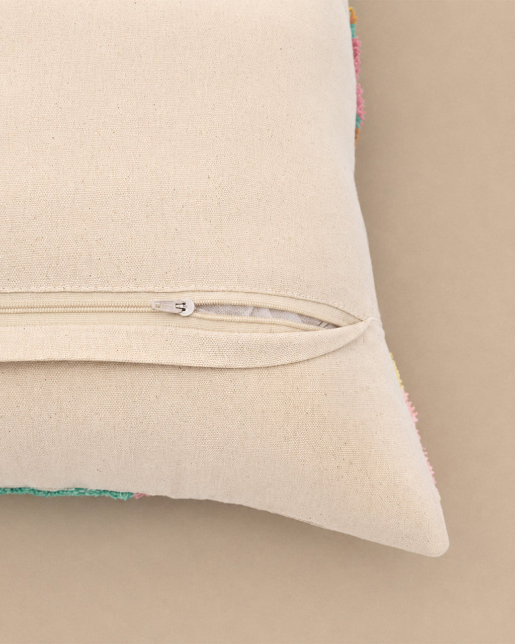 Coussin Carré Coton Brodé Floral Rétro Multicolore 45x45 cm - | Maison Baan