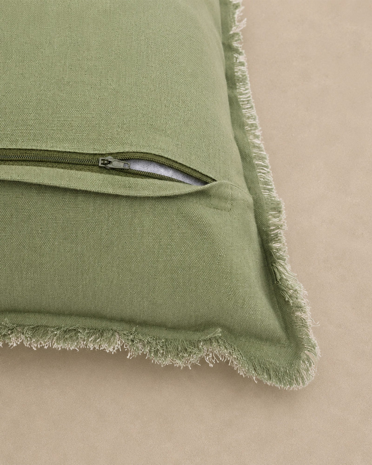 Coussin Carré Coton Brodé Marguerites 45x45 cm - | Maison Baan