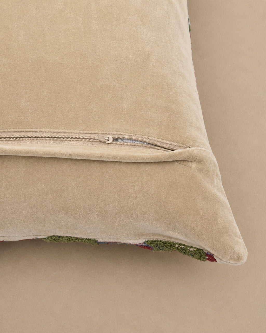 Coussin Vert Carré Velours Brodé Main 45x45 cm - | Maison Baan