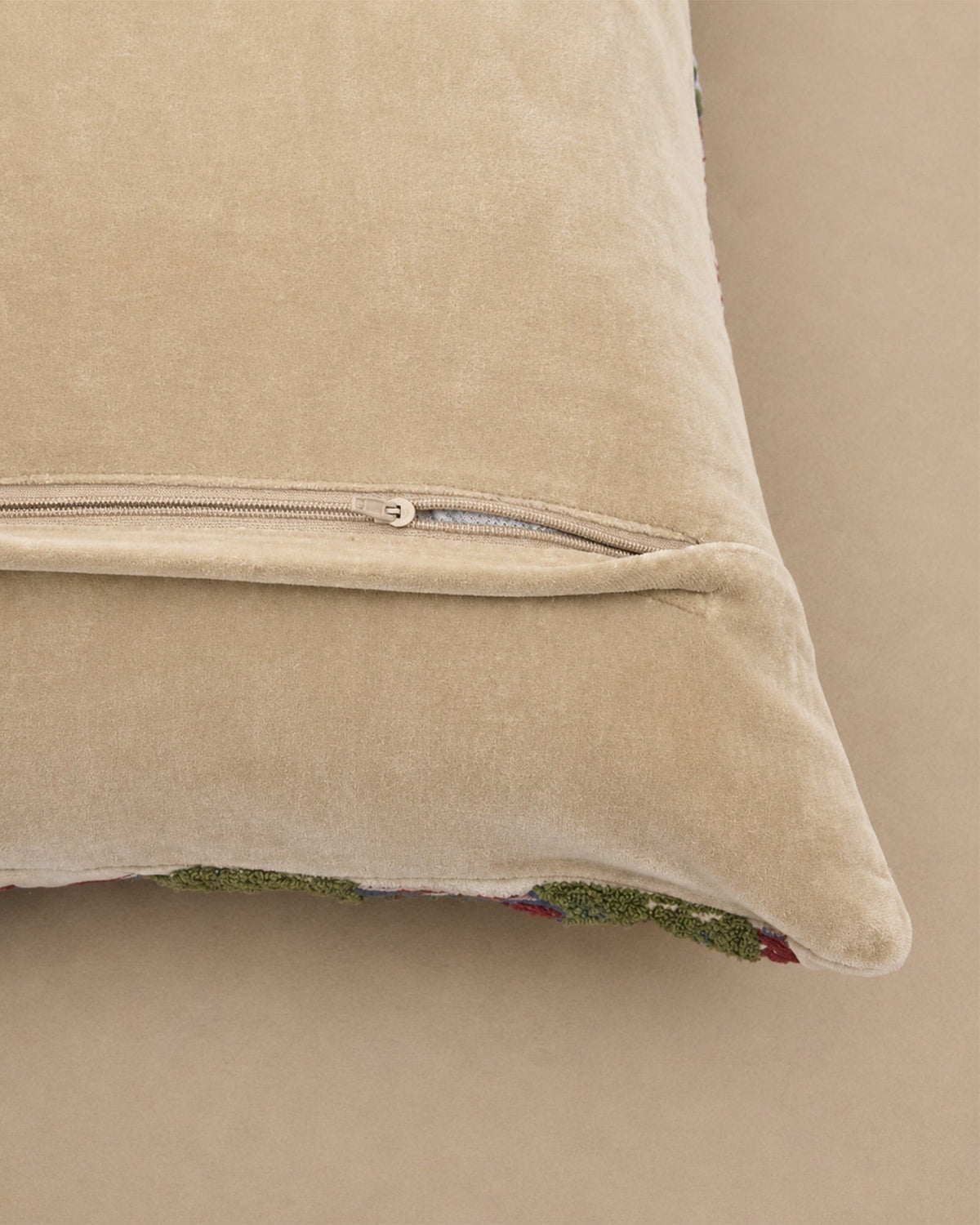 Coussin Vert Carré Velours Brodé Main 45x45 cm - | Maison Baan