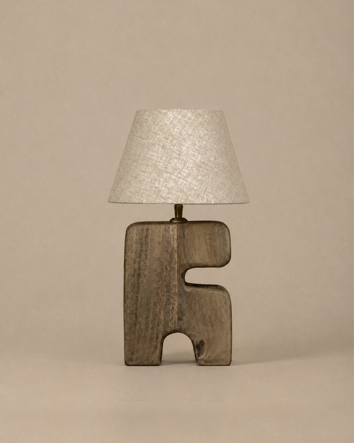 Lampe de table en bois géométrique artisanale unique - | Maison Baan