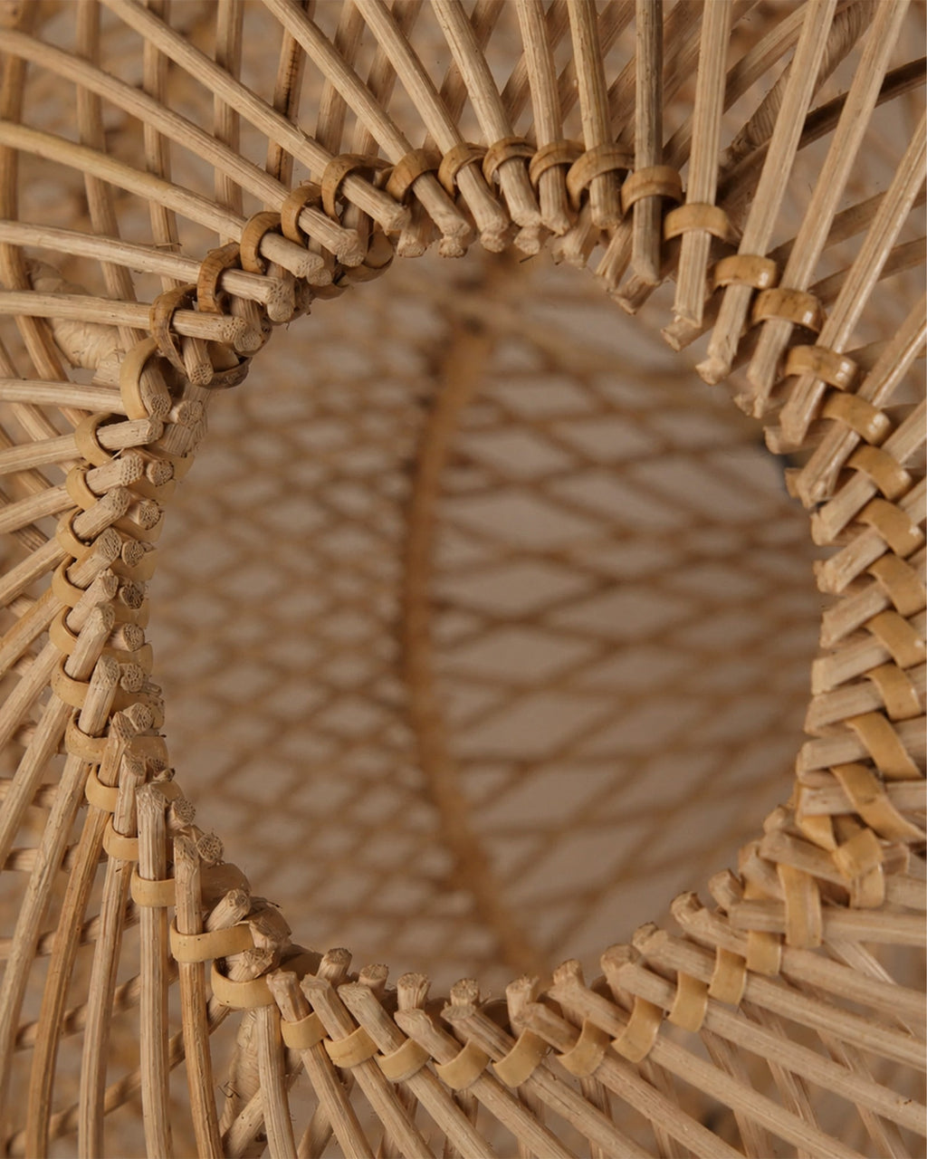 Lustre boule en rotin tressé - | Maison Baan