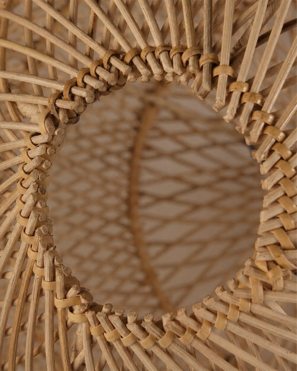 Lustre boule en rotin tressé - | Maison Baan