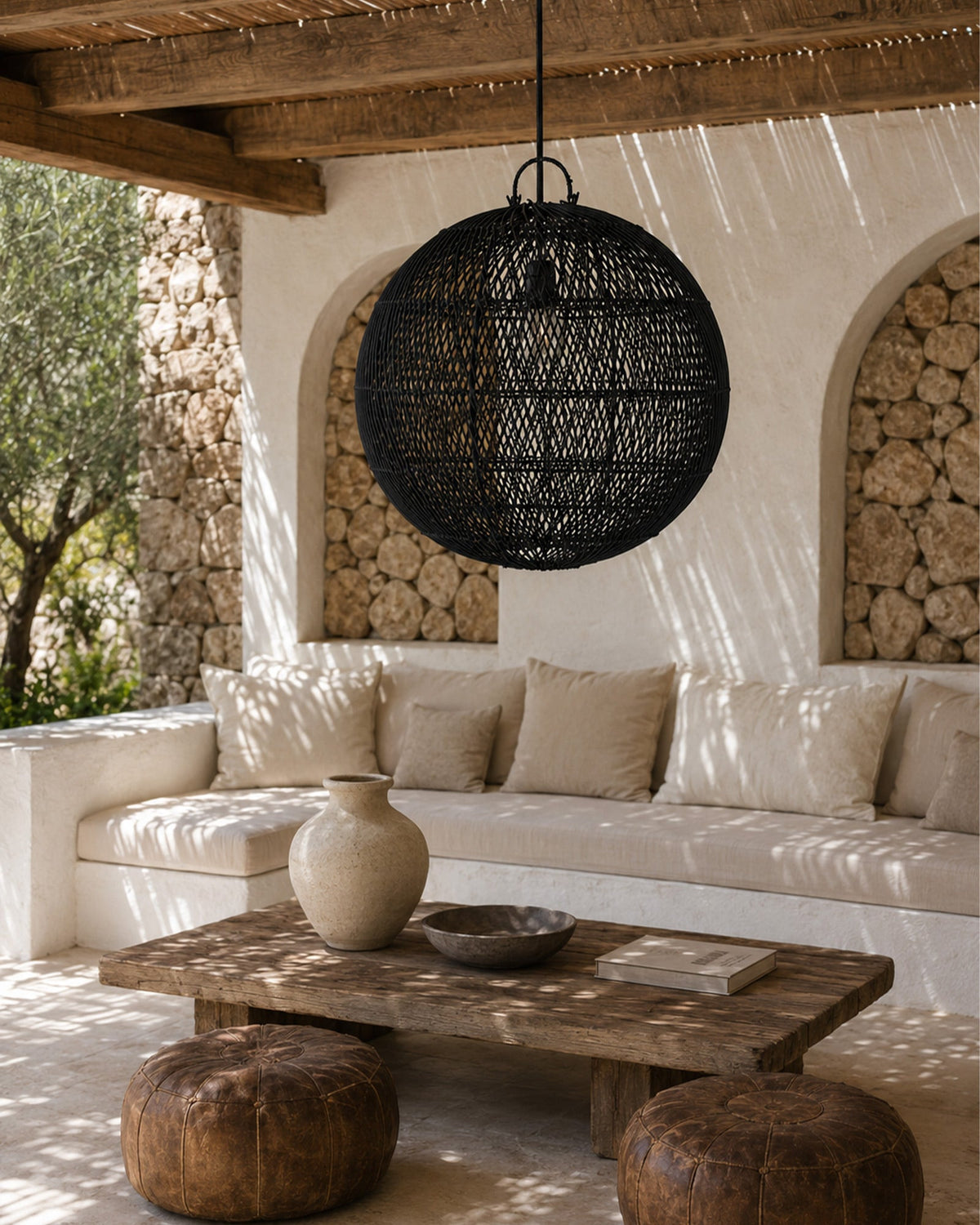 Lustre boule en rotin tressé - | Maison Baan