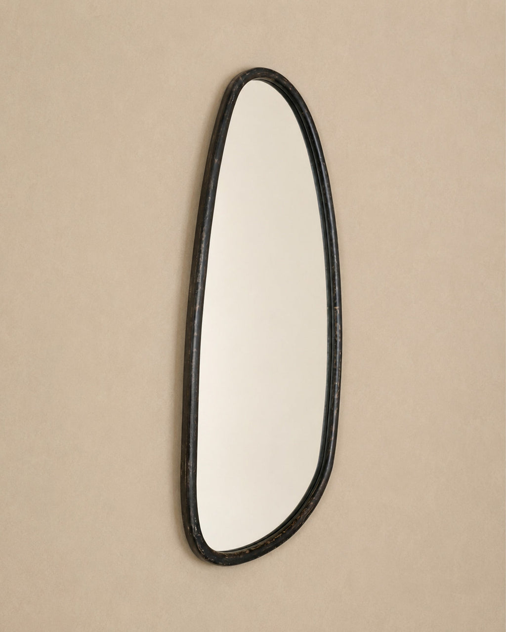 Miroir Mural Forme Organique Noir en Bois 71x152 cm - | Maison Baan