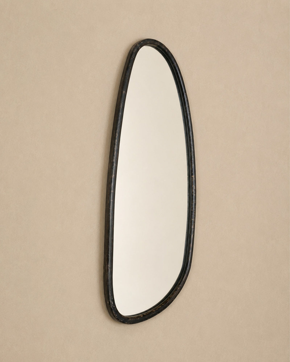 Miroir Mural Forme Organique Noir en Bois 71x152 cm - | Maison Baan