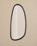 Miroir Mural Forme Organique Noir en Bois 71x152 cm - | Maison Baan