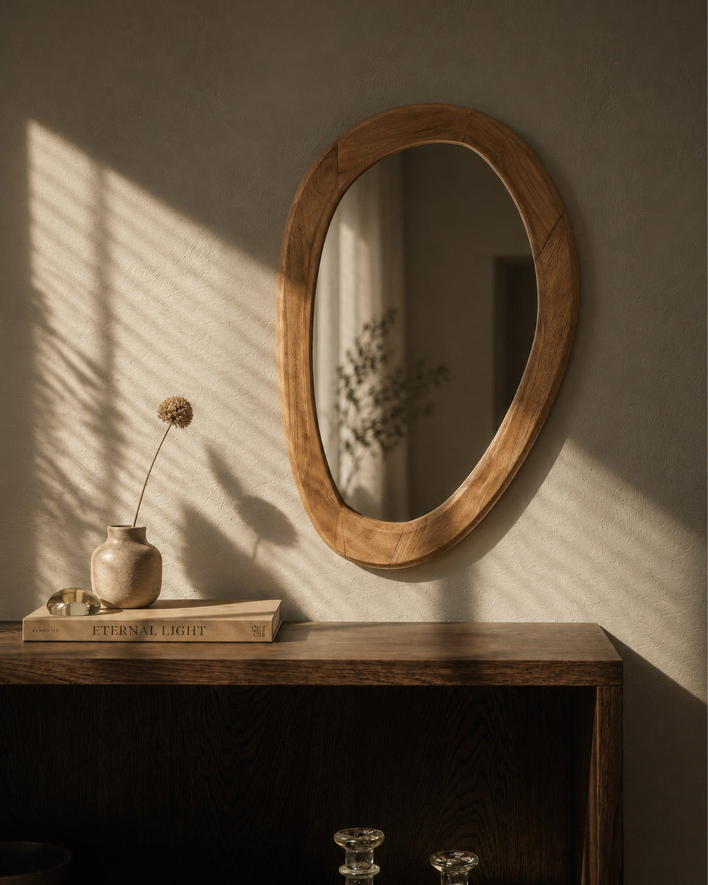 Miroir organique en bois de teck - | Maison Baan