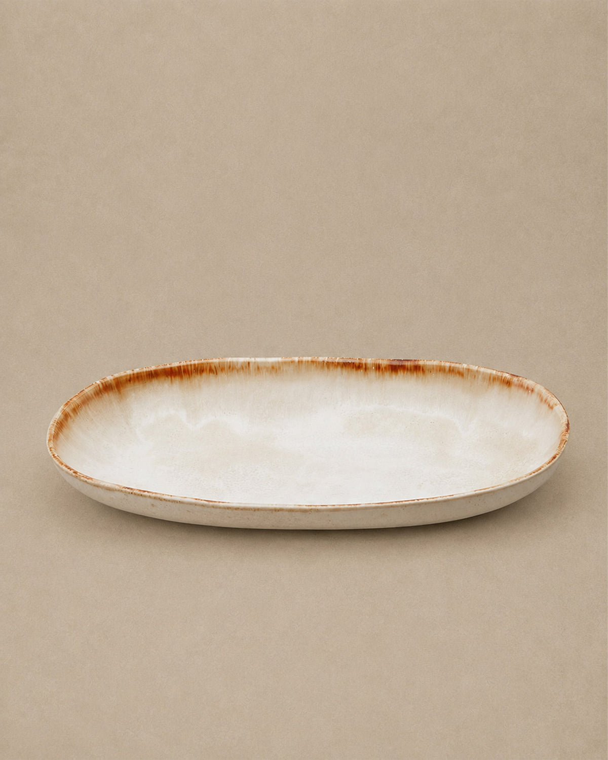 Plat Oval Blanc Nacré en Grès - | Maison Baan