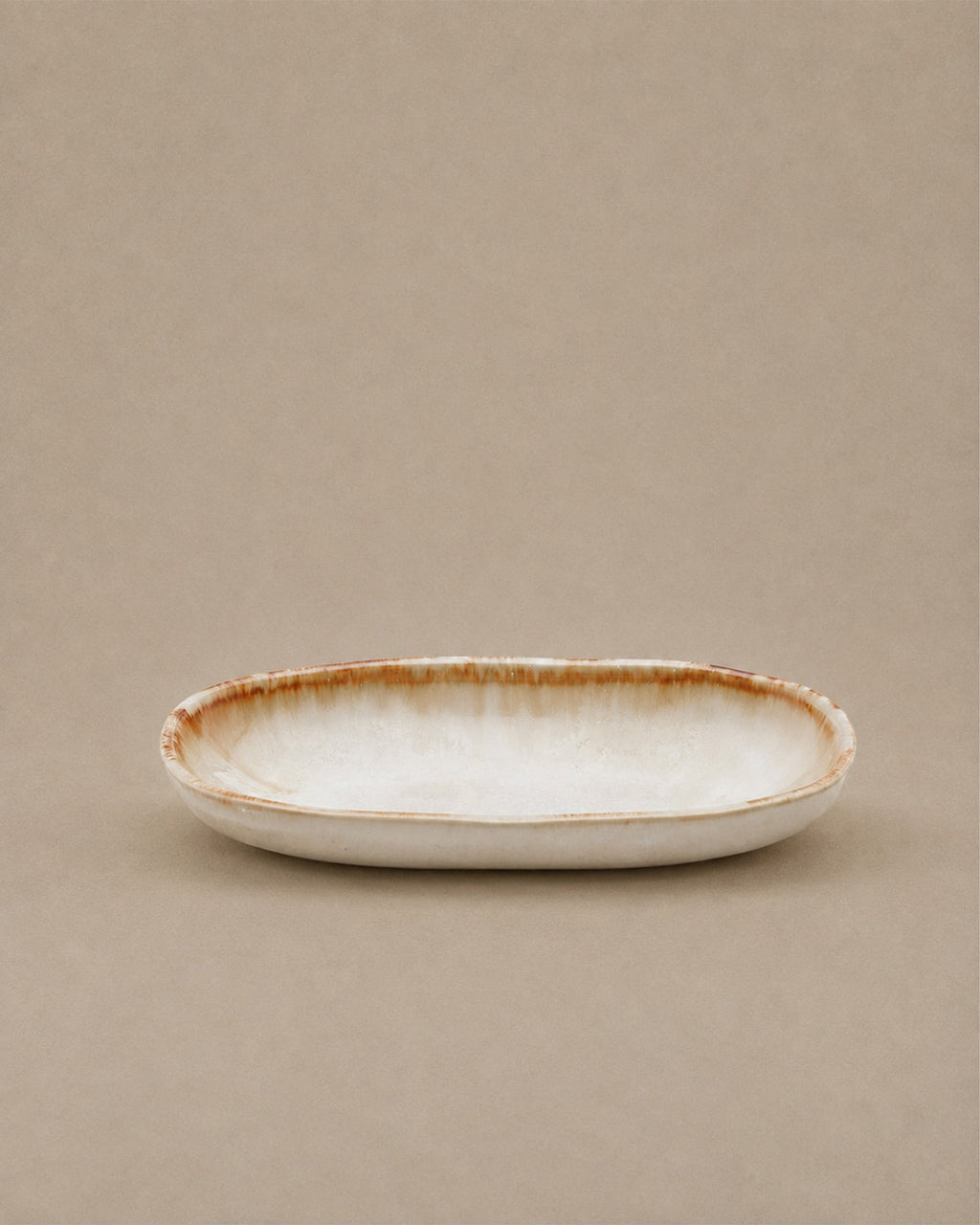 Plat Oval Blanc Nacré en Grès - | Maison Baan
