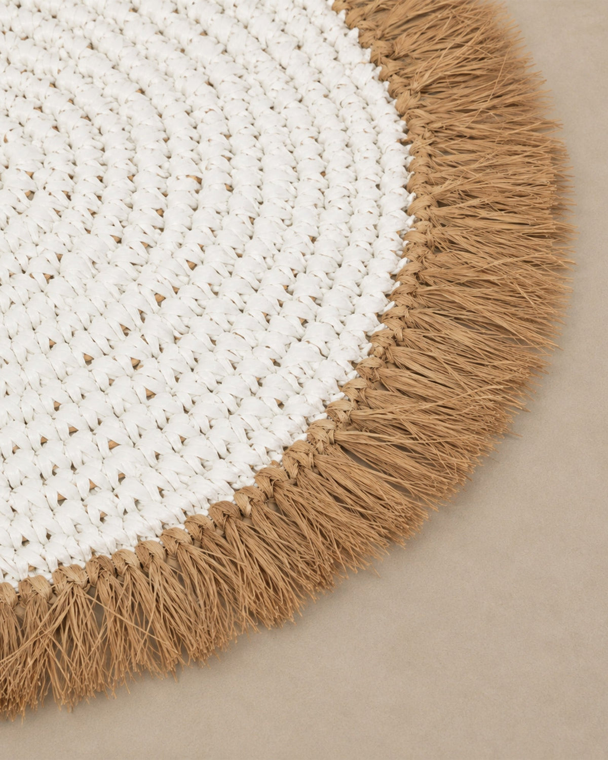 Set de Table Rond Jacinthe d'Eau et Raphia, Blanc Naturel - | Maison Baan