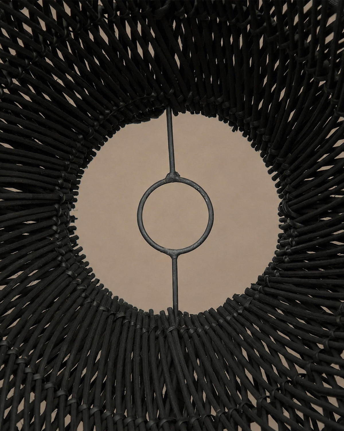 Suspension en rotin noir - Luminaire Nuage Design - | Maison Baan