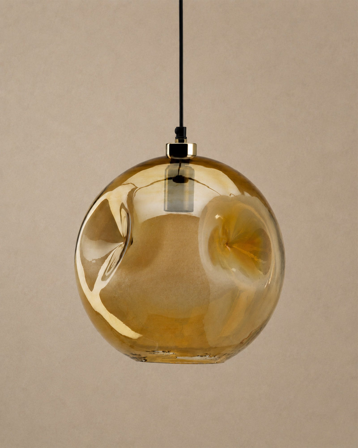 Suspension ronde en verre recyclé Bubbella - | Maison Baan