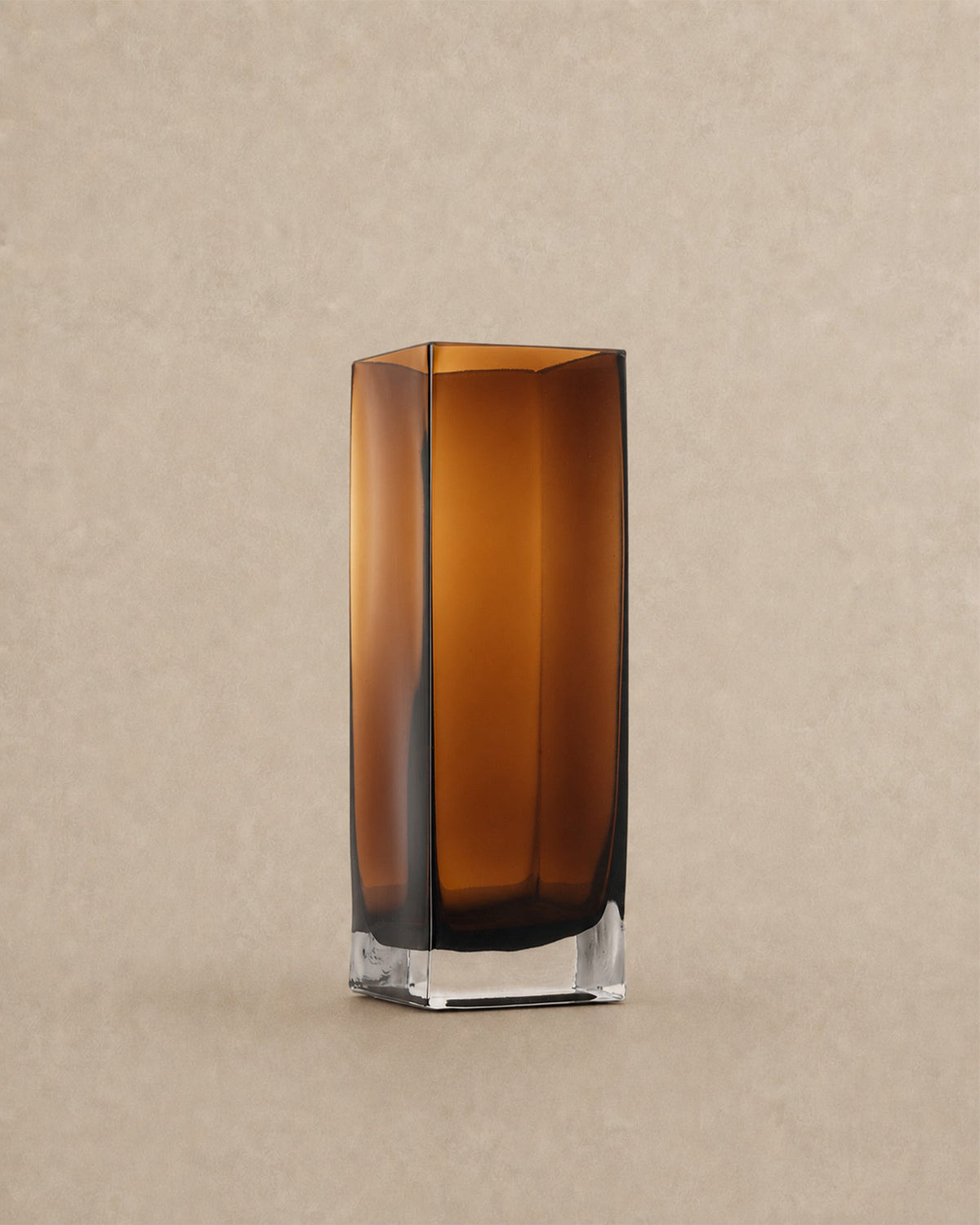 Vase en Verre Ambre Recyclé – Forme Rectangulaire | Cuboid Vase L - | Maison Baan