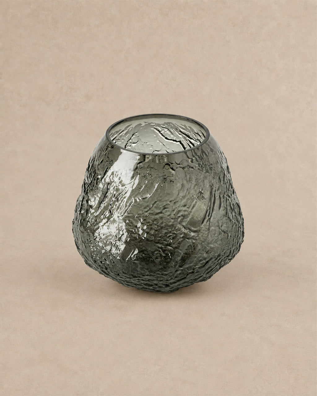 Vase en verre noir texturé - | Maison Baan