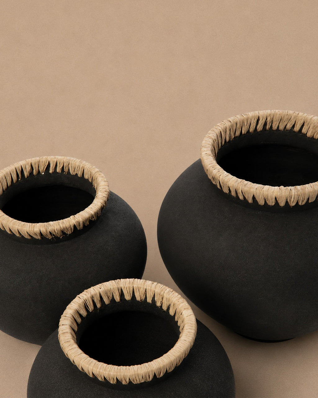 Vase Noir Naturel - | Maison Baan