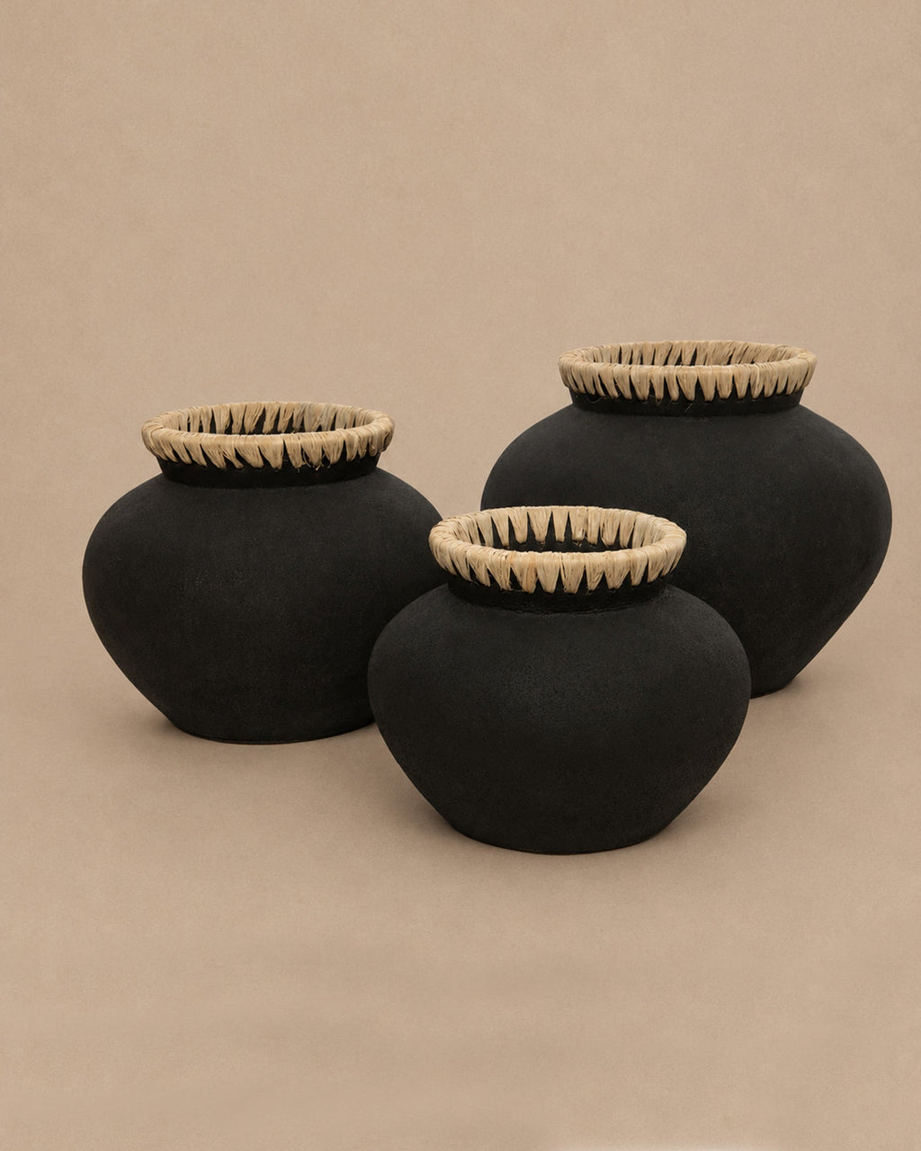 Vase Noir Naturel - | Maison Baan