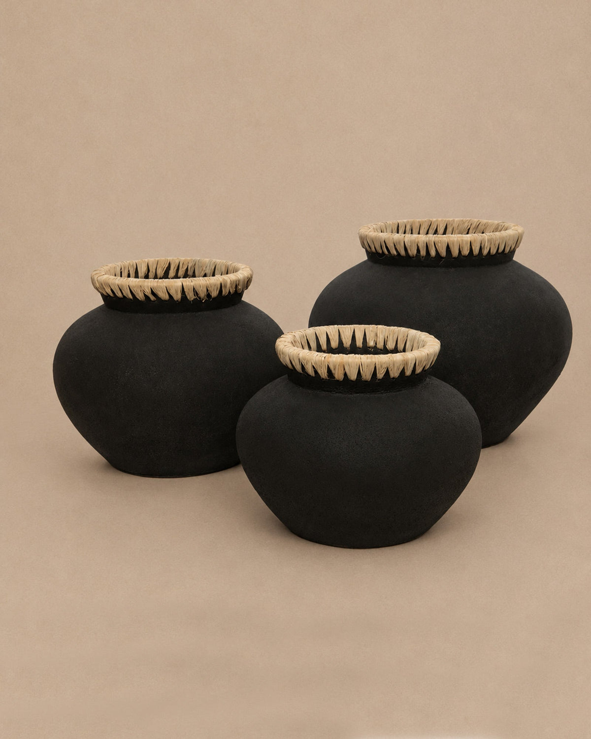 Vase Noir Naturel - | Maison Baan