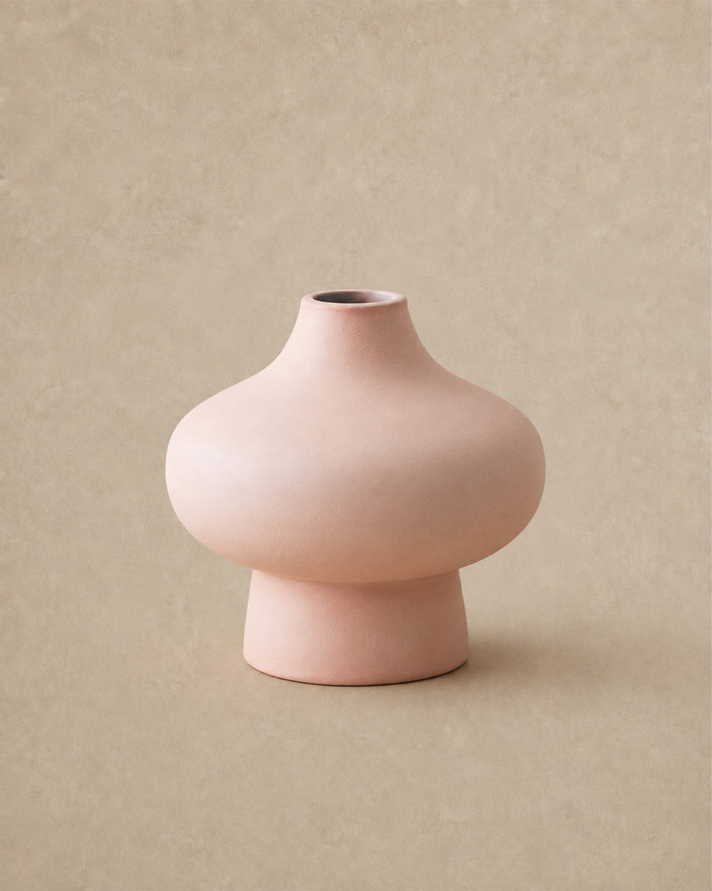 Vase Sculptural Aluminium Ivoire - | Maison Baan