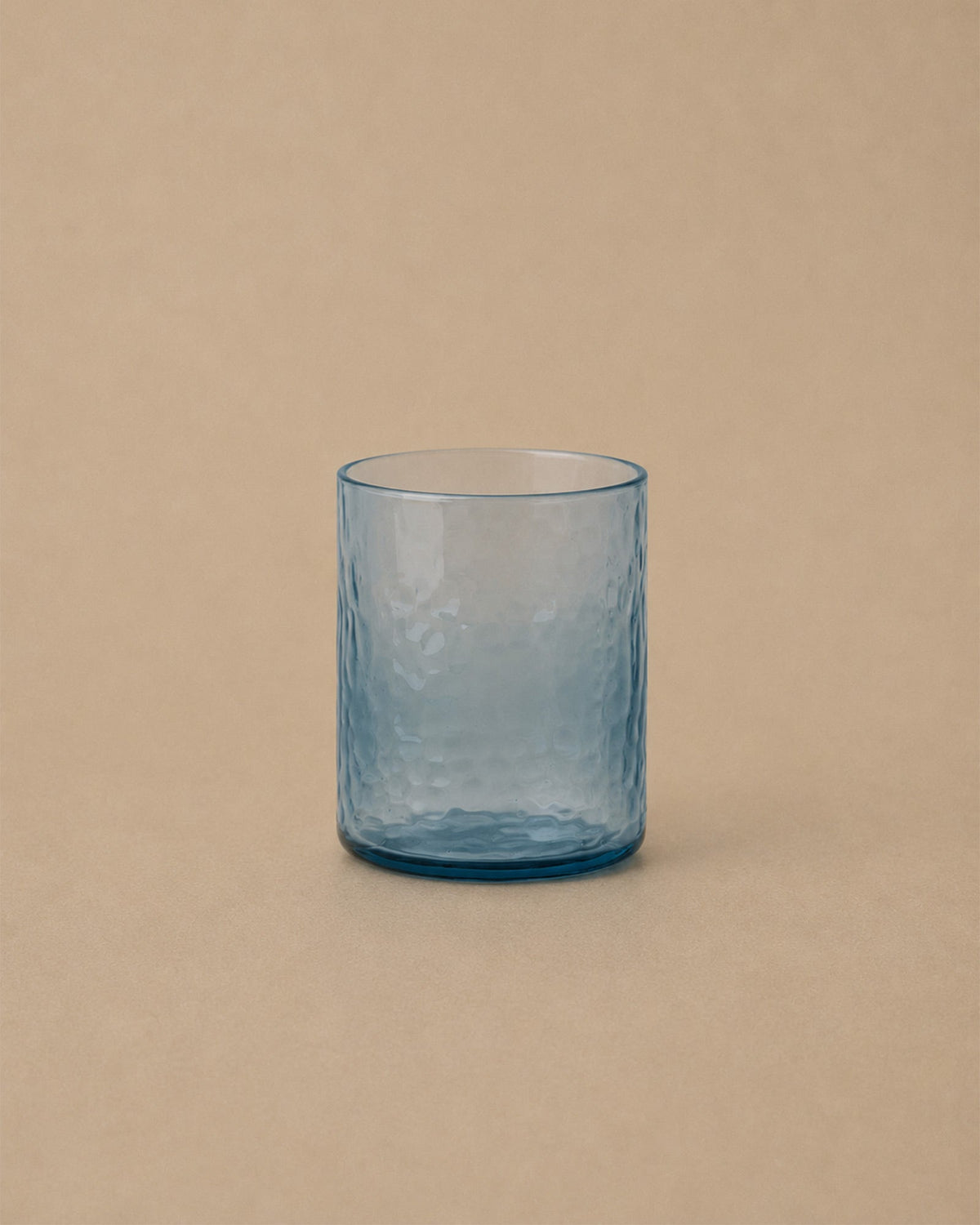 Verre martelé bleu azure - | Maison Baan