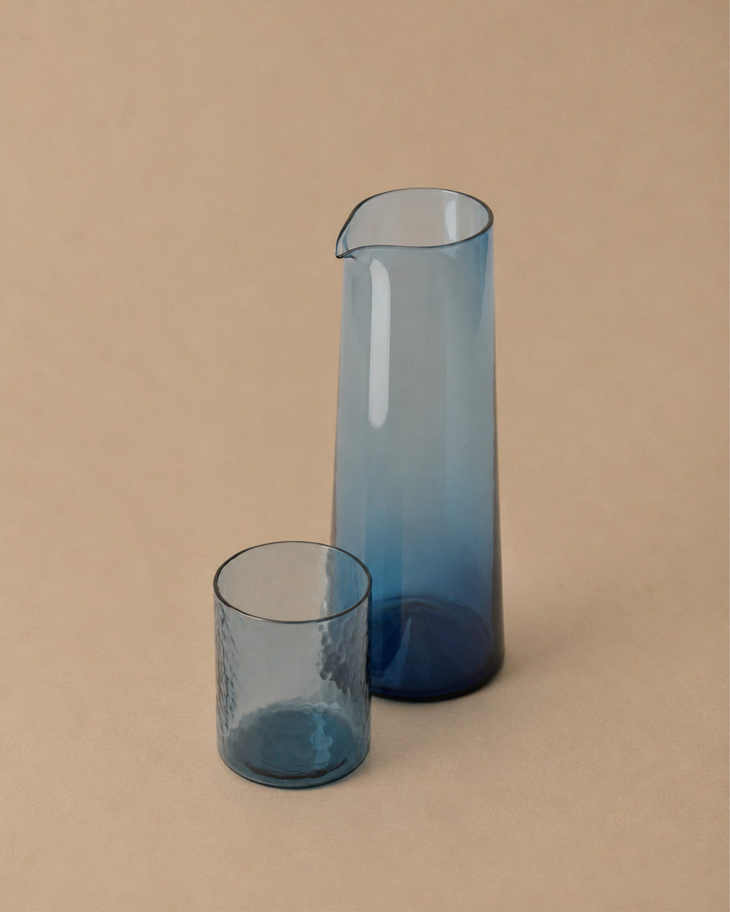 Verre martelé bleu azure - | Maison Baan