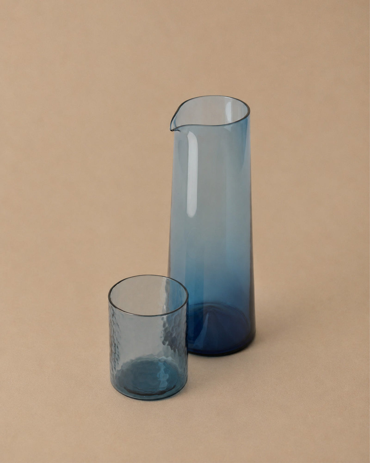 Verre martelé bleu azure - | Maison Baan